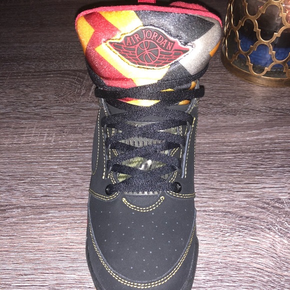 Jordan Shoes - Picture 3 of 5